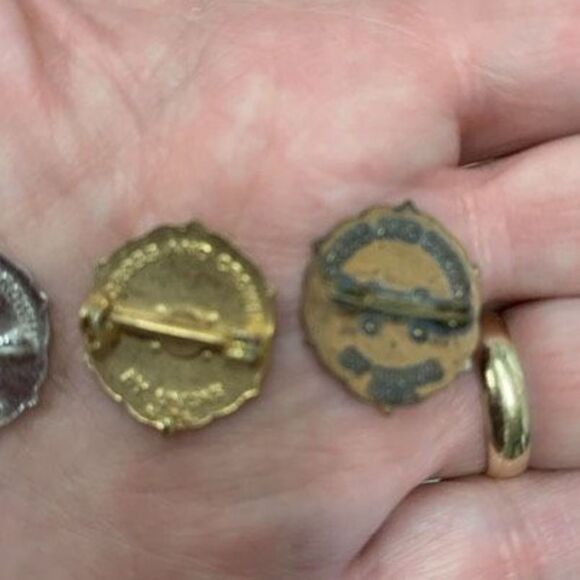 3 Vintage Cross And Crown Evangelical Covenant Lapel Hat Pins - Picture 7 of 8